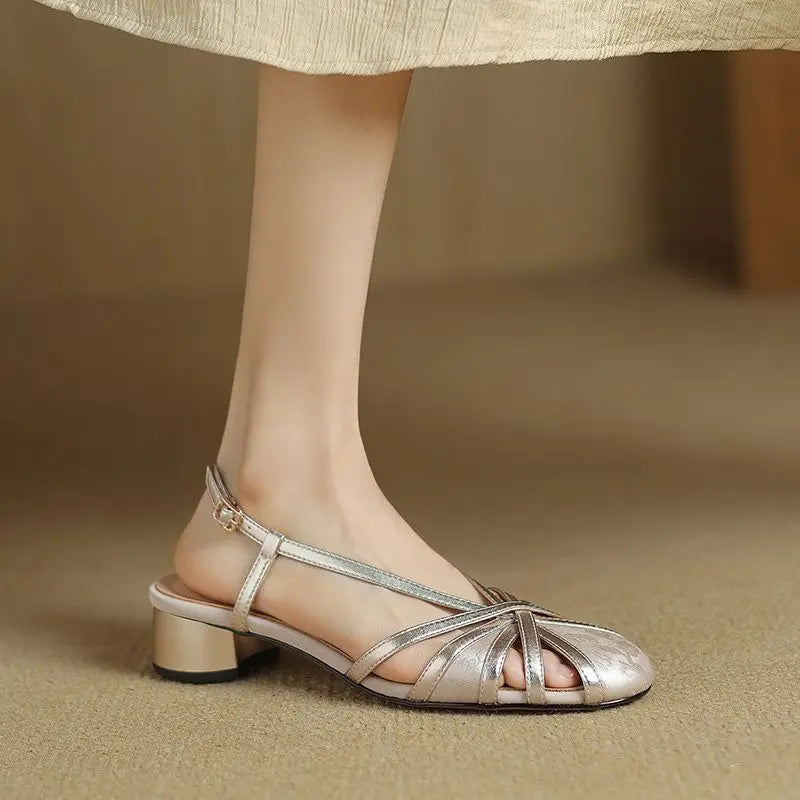 Áhugaverðar sandalar frá Yara