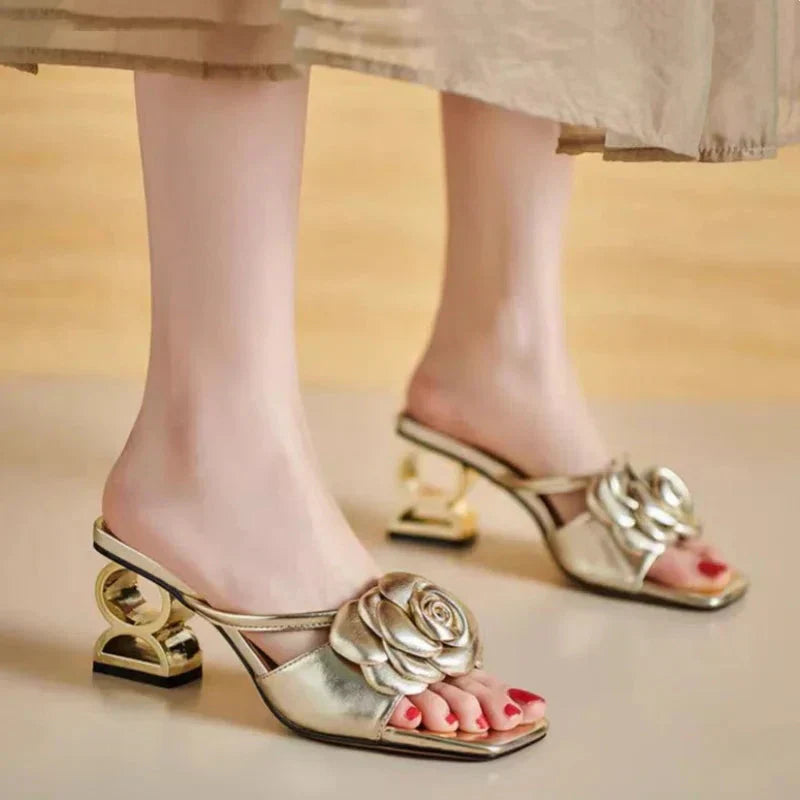 Blómstrandi Sandalar Dera™