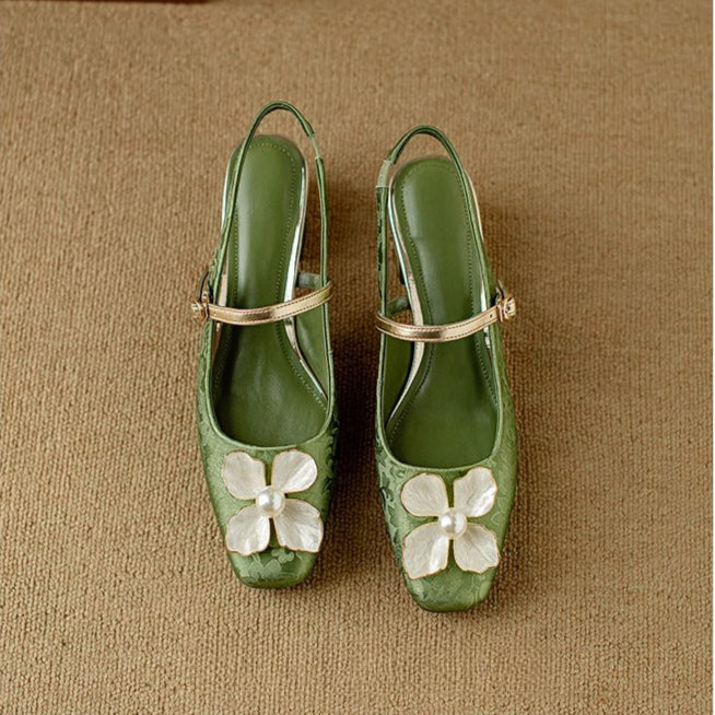 Gyllinúnubrúðaðir hælaskór með slingback-stíl hugmynd