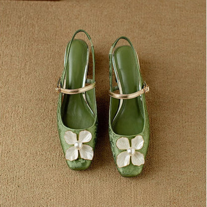 Gyllinúnubrúðaðir hælaskór með slingback-stíl hugmynd