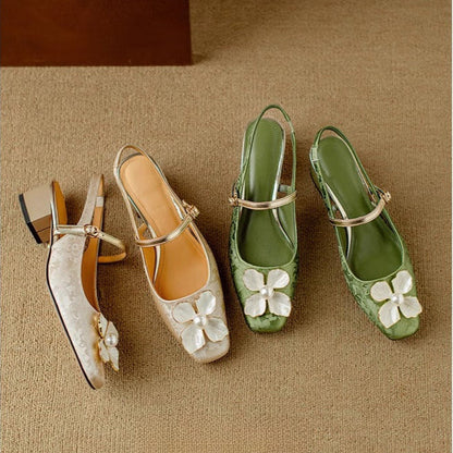 Gyllinúnubrúðaðir hælaskór með slingback-stíl hugmynd