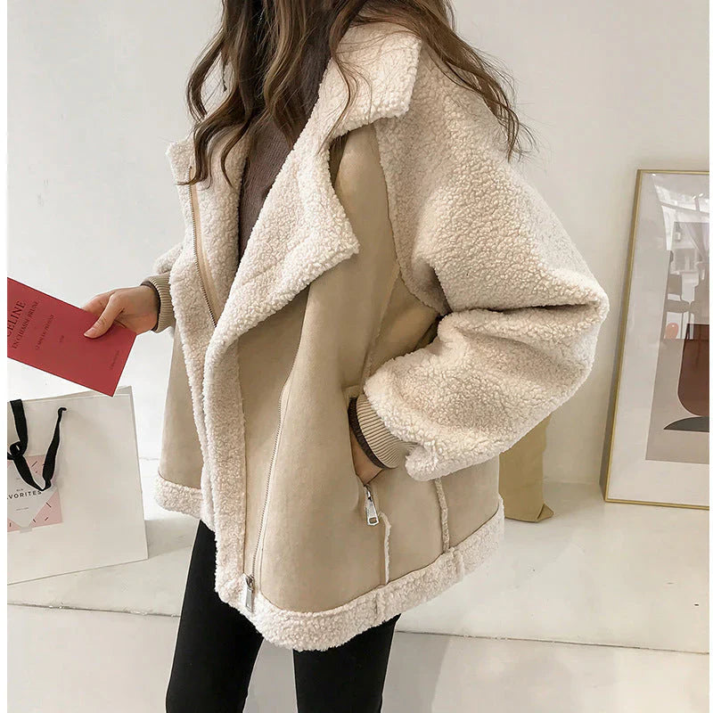 Erin ™ | Stílhrein Faux Shearling Yfirhöfn með Rifu