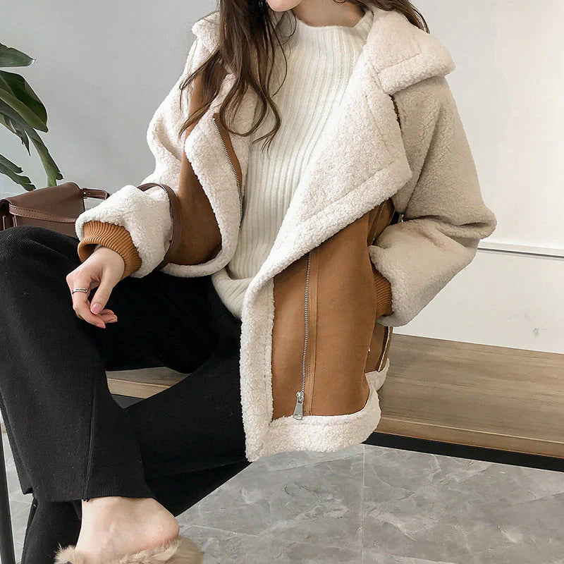 Erin ™ | Stílhrein Faux Shearling Yfirhöfn með Rifu