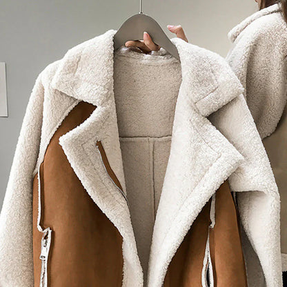 Erin ™ | Stílhrein Faux Shearling Yfirhöfn með Rifu